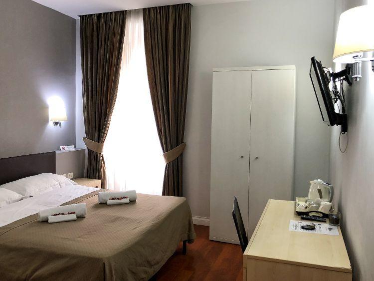 Elle Cavour Guest House Rzym Zewnętrze zdjęcie