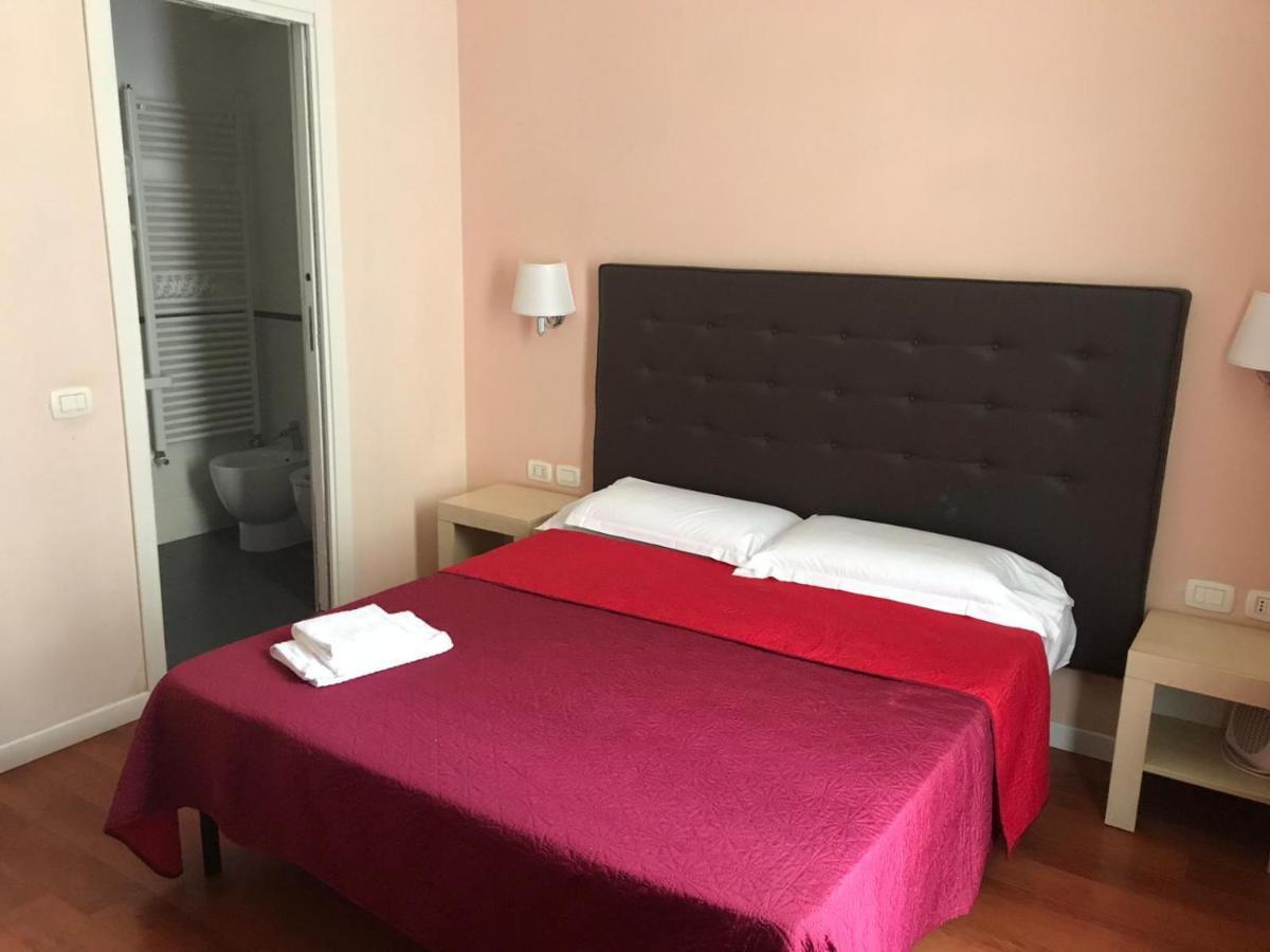 Elle Cavour Guest House Rzym Zewnętrze zdjęcie