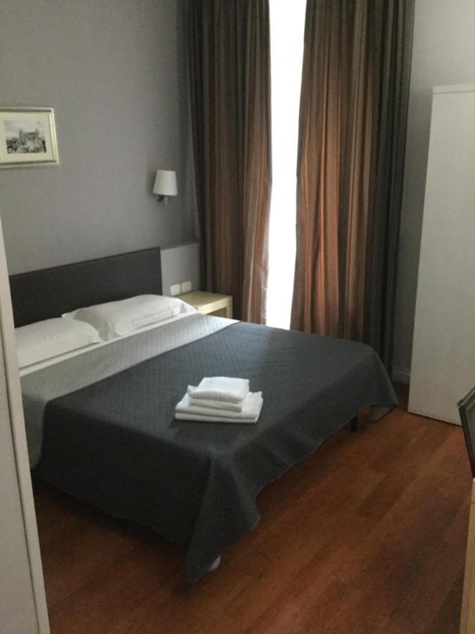 Elle Cavour Guest House Rzym Zewnętrze zdjęcie