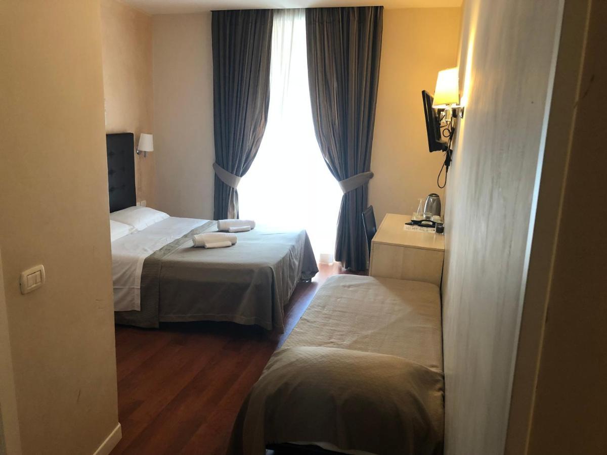 Elle Cavour Guest House Rzym Zewnętrze zdjęcie