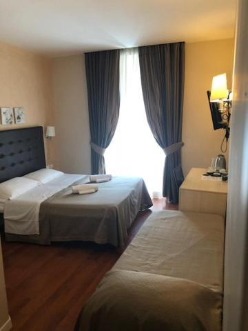 Elle Cavour Guest House Rzym Zewnętrze zdjęcie