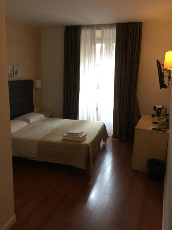 Elle Cavour Guest House Rzym Zewnętrze zdjęcie